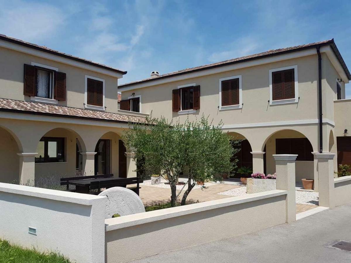 Apartments Zara & Toni Экстерьер фото